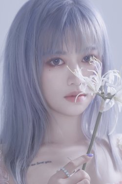 清秀高冷少女私房写真