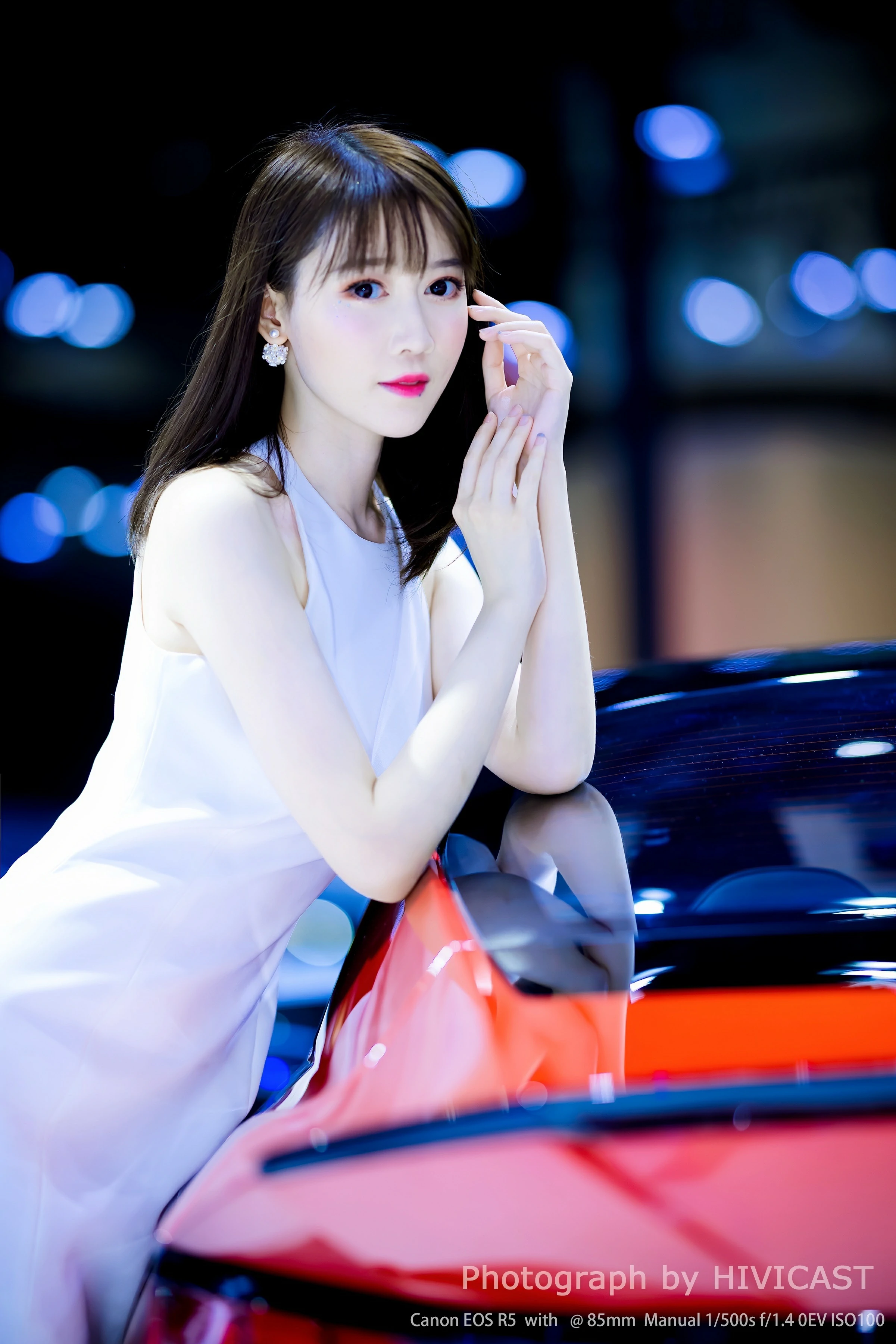 2020广州车展 北京现代联合展台 出镜：小张哥 ​​​​白色连身礼裙优雅大方  第9张