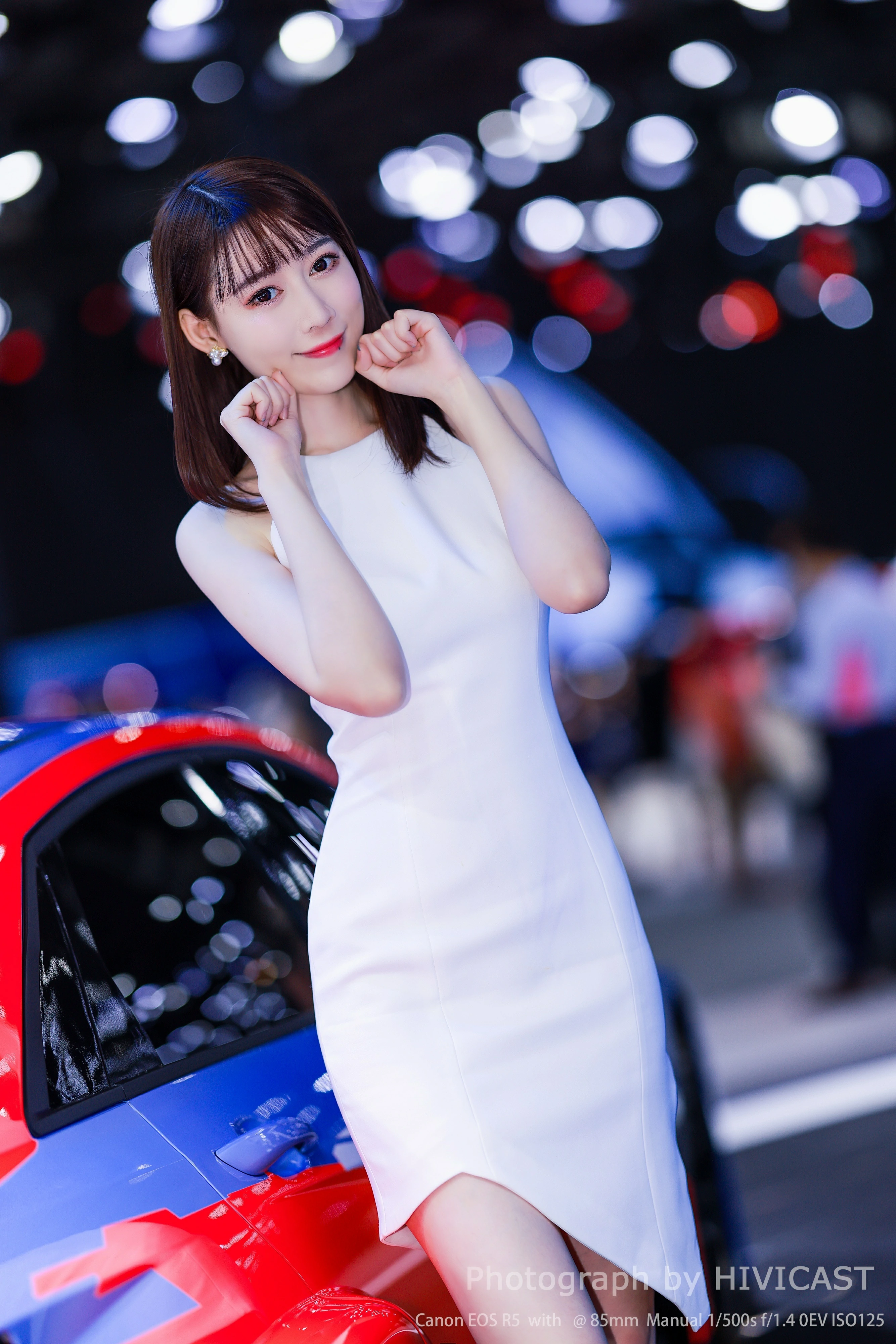 2020广州车展 北京现代联合展台 出镜：小张哥 ​​​​白色连身礼裙优雅大方  第7张